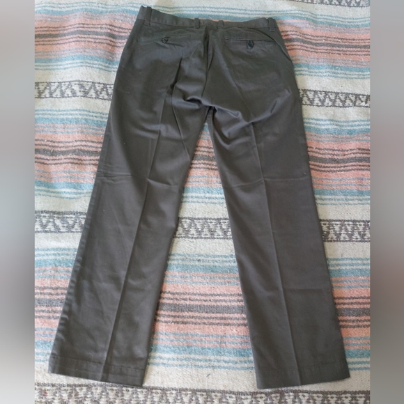 Men's GAP Khakis - Picture 3 of 3